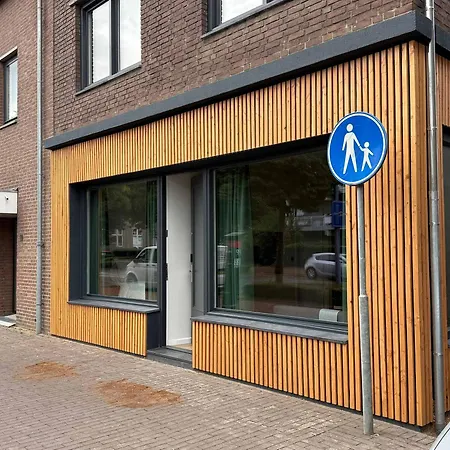 Appartement Modern 1br Near Station & Center In *