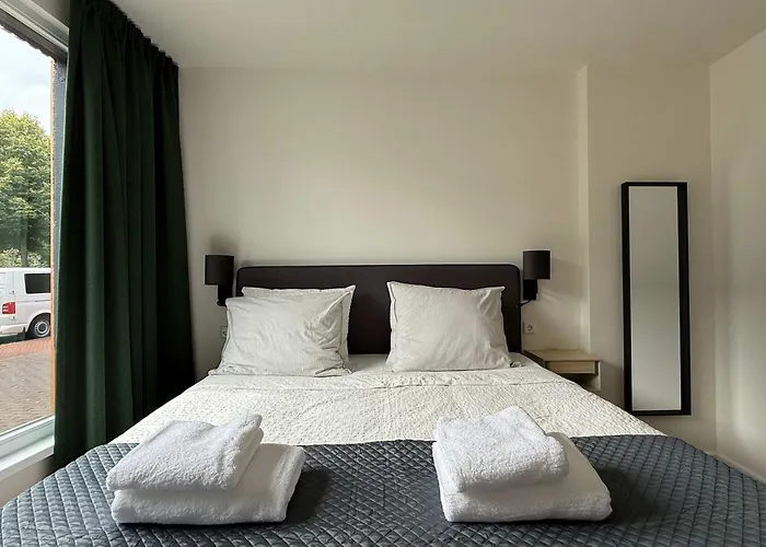 Modern 1br Near Station & Center In